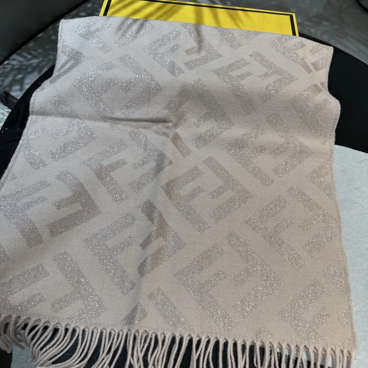 スーパーコピー フェンディ マフラー