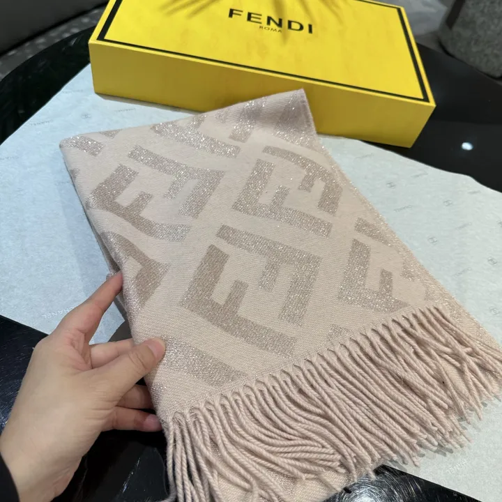 スーパーコピー フェンディ マフラー