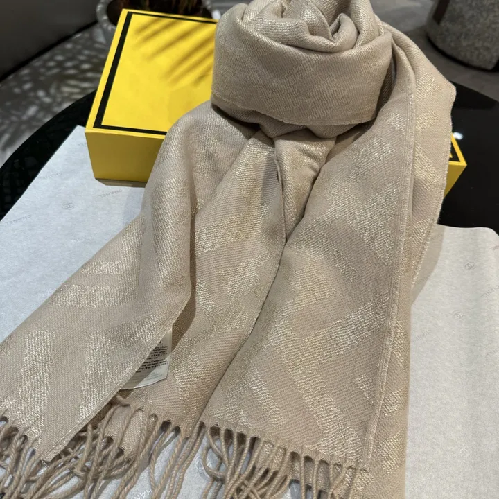 スーパーコピー フェンディ マフラー