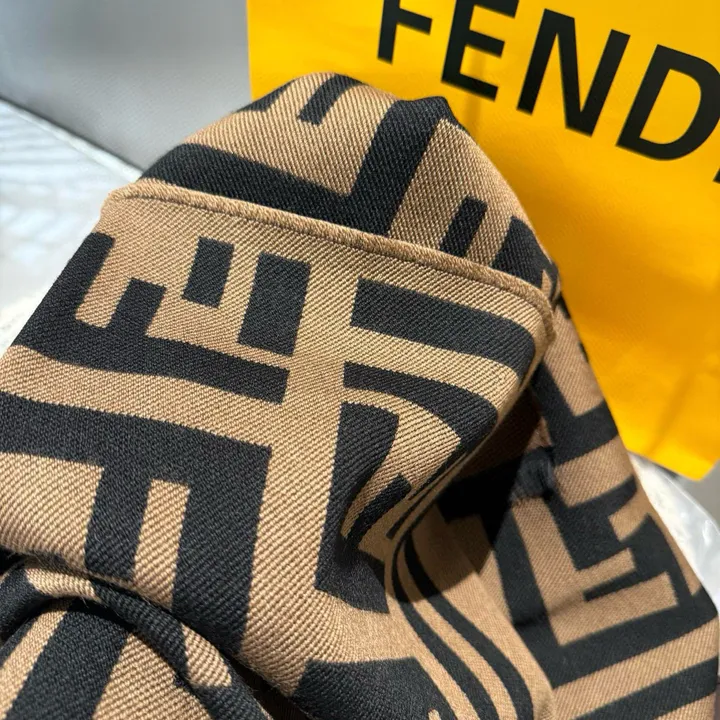 スーパーコピー フェンディ マフラー