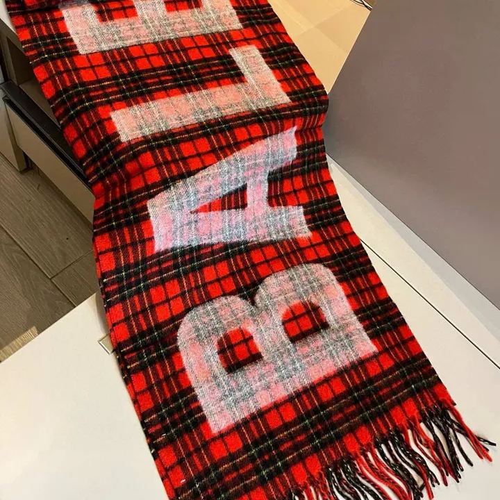 スーパーコピー セリーヌ マフラー