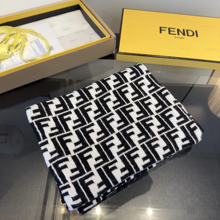 スーパーコピー フェンディ マフラー