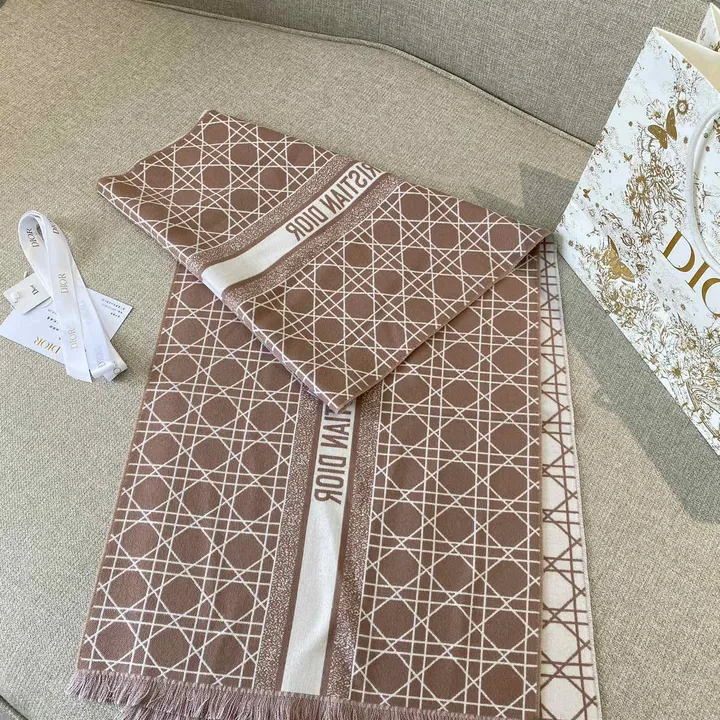 スーパーコピー ディオール マフラー