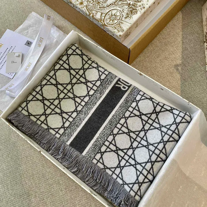 スーパーコピー ディオール マフラー