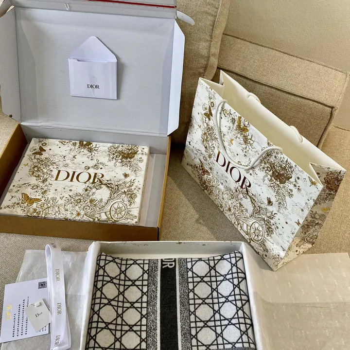 スーパーコピー ディオール マフラー