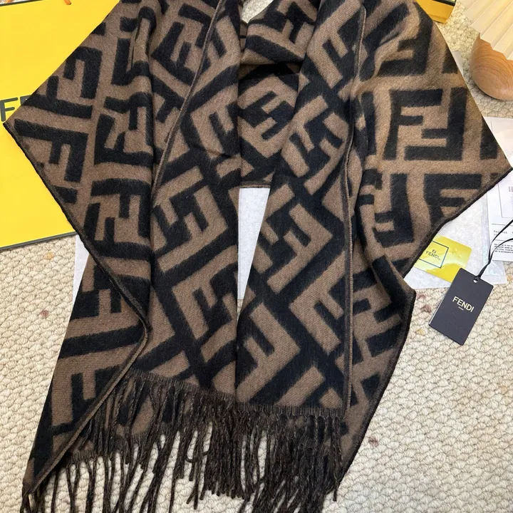 スーパーコピー フェンディ マフラー