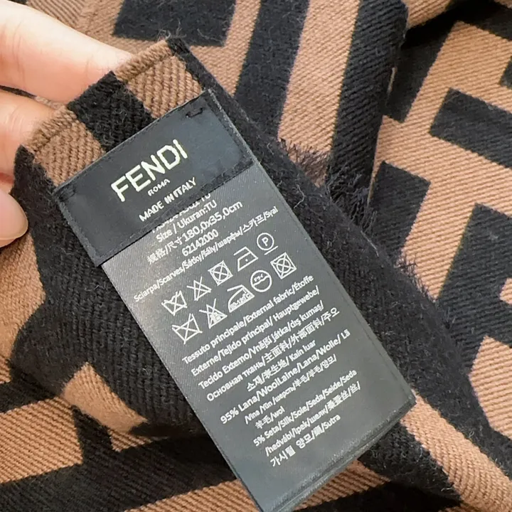 スーパーコピー フェンディ マフラー