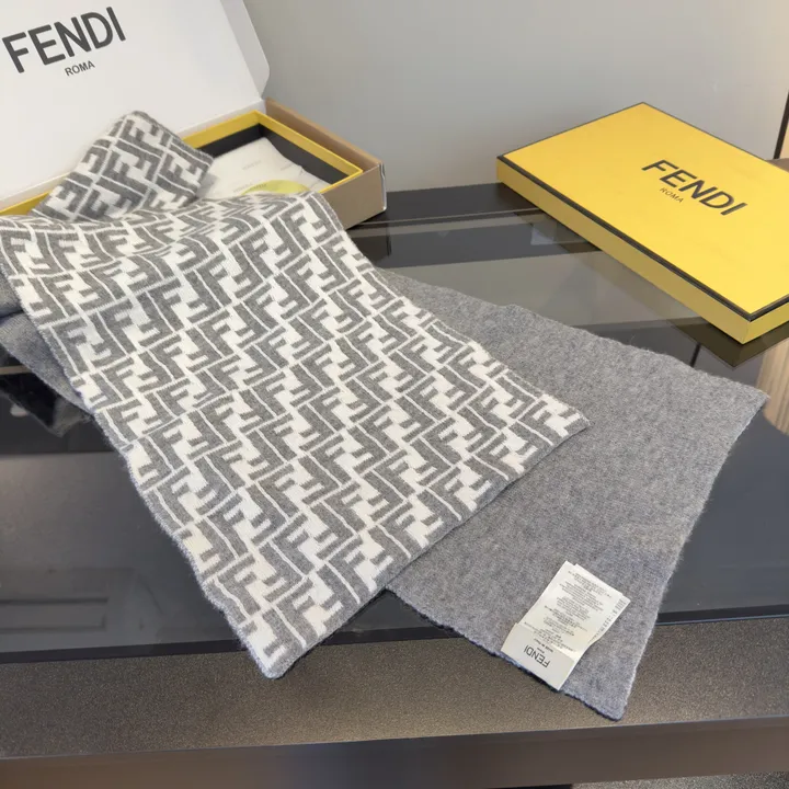 スーパーコピー フェンディ マフラー