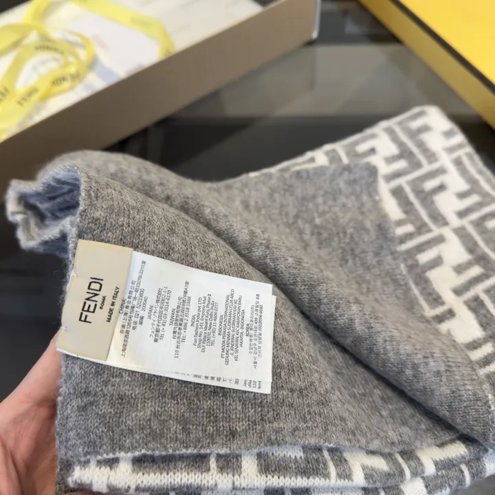 スーパーコピー フェンディ マフラー