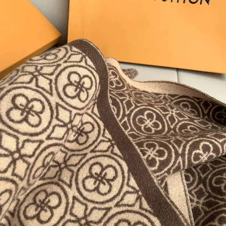 スーパーコピー フェンディ マフラー