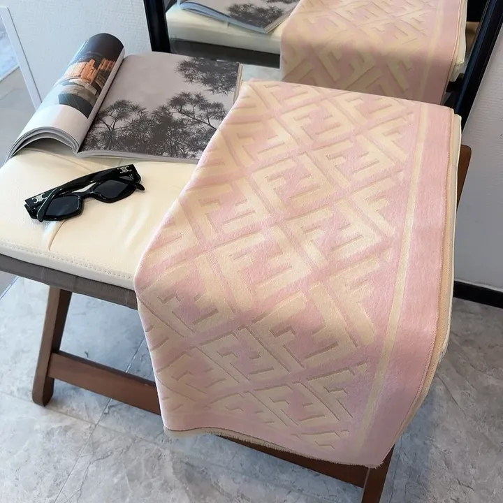 スーパーコピー フェンディ マフラー