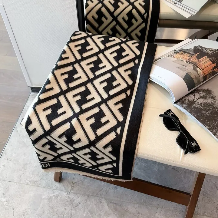 スーパーコピー フェンディ マフラー