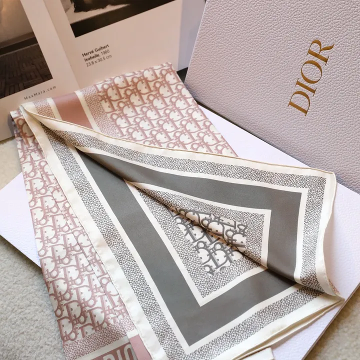 スーパーコピー ディオール マフラー