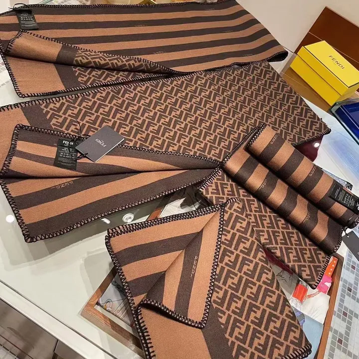 スーパーコピー フェンディ マフラー