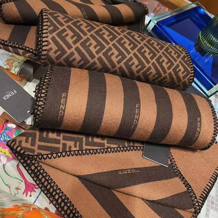 スーパーコピー フェンディ マフラー