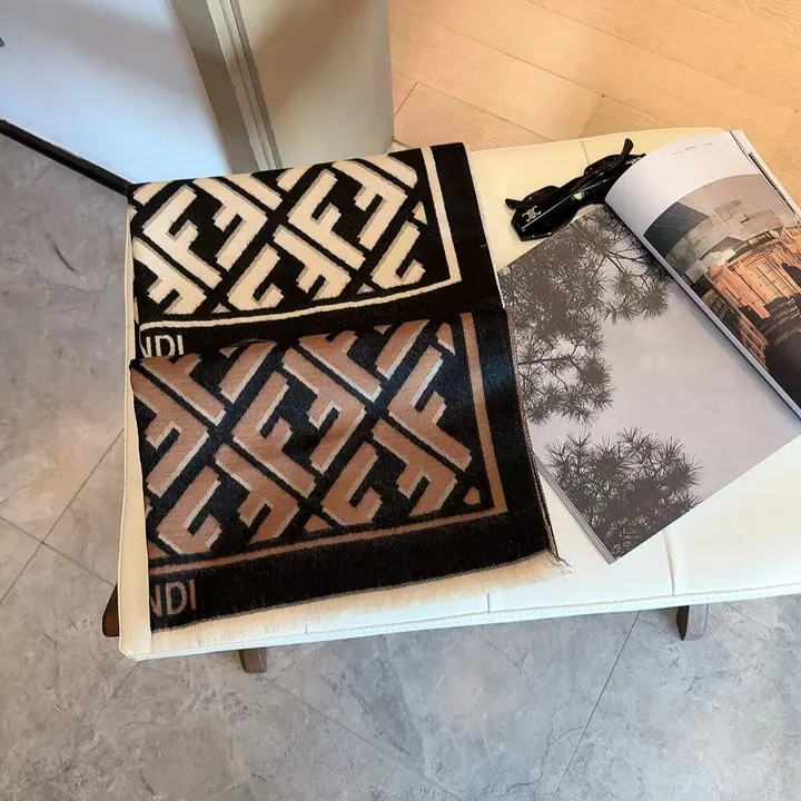 スーパーコピー フェンディ マフラー