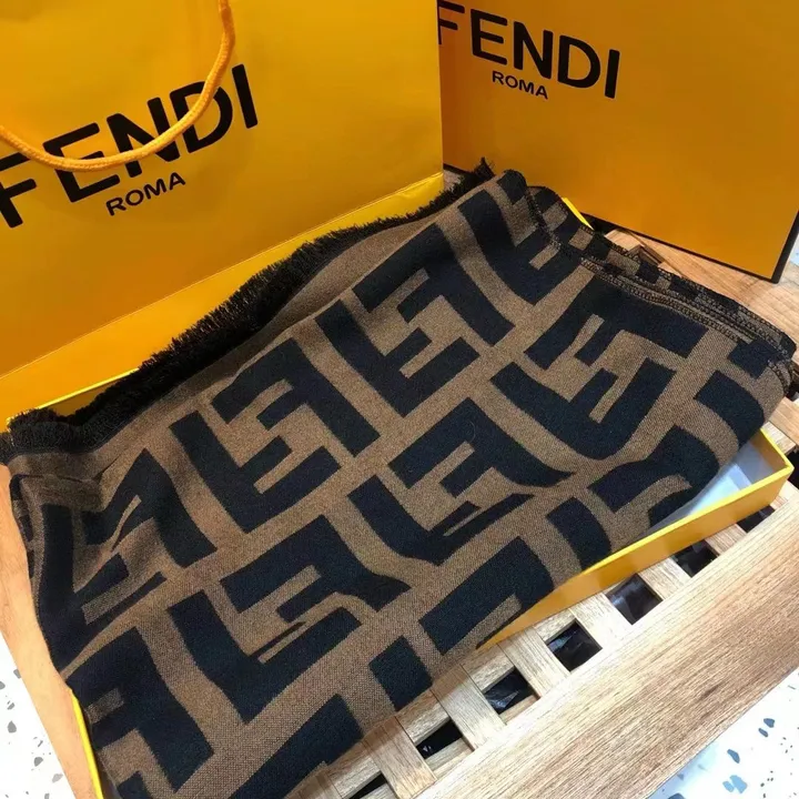 スーパーコピー フェンディ マフラー