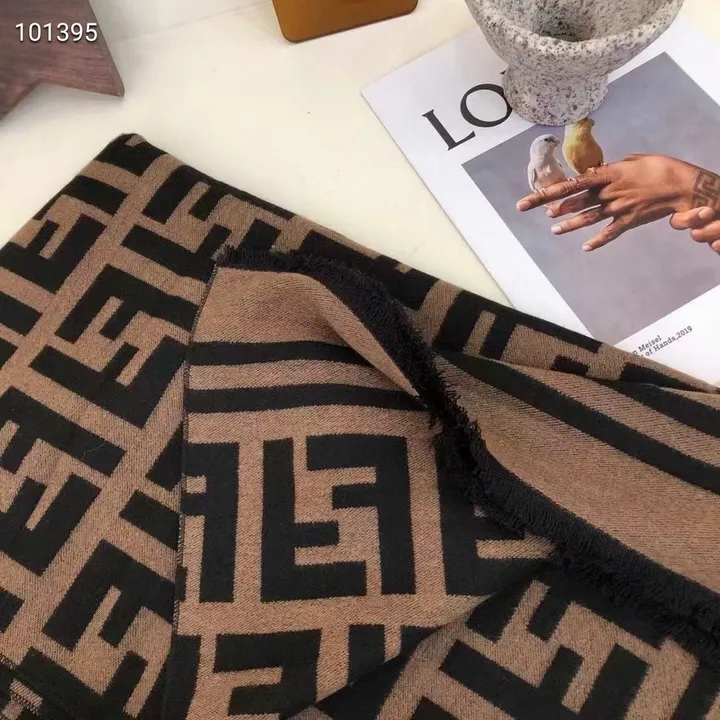 スーパーコピー フェンディ マフラー