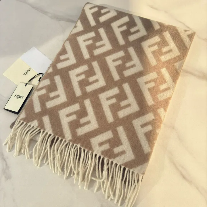 スーパーコピー フェンディ マフラー