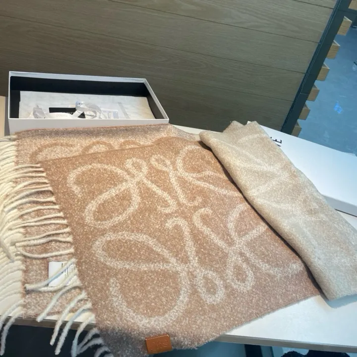 スーパーコピー ロエベ マフラー