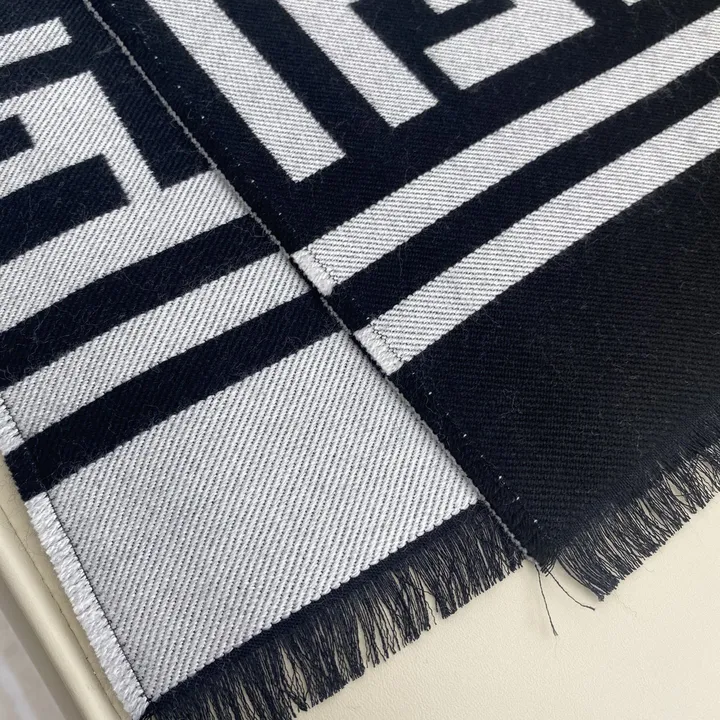 スーパーコピー フェンディ マフラー