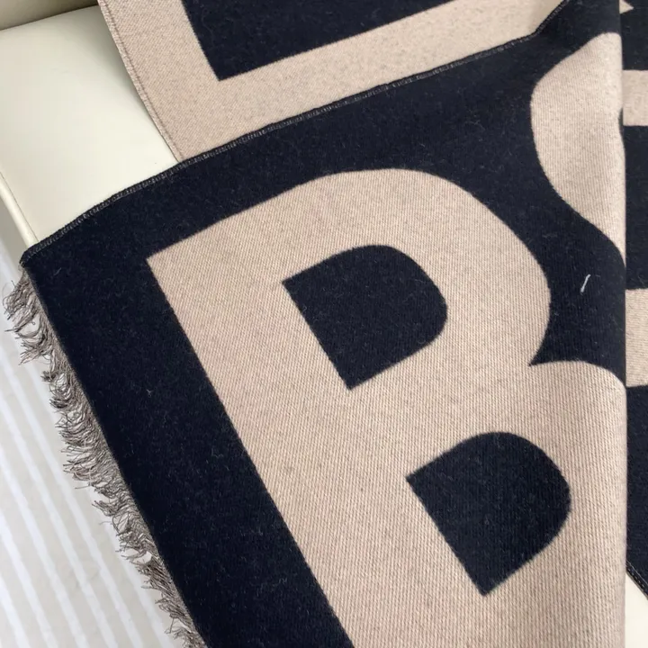 スーパーコピー バーバリー ス マフラー