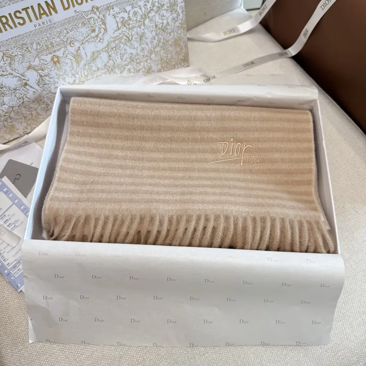 スーパーコピー ディオール マフラー