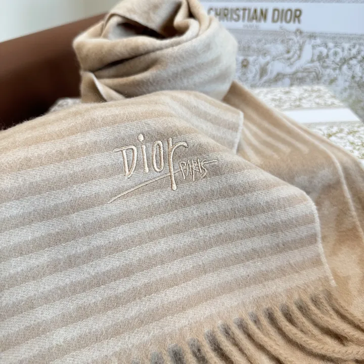 スーパーコピー ディオール マフラー