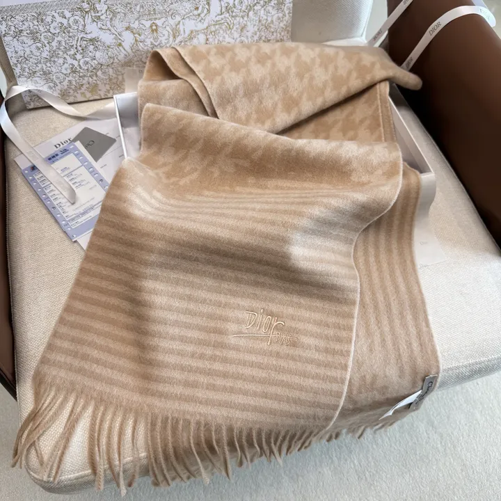 スーパーコピー ディオール マフラー