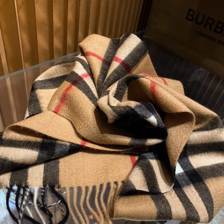 スーパーコピー バーバリー ス マフラー