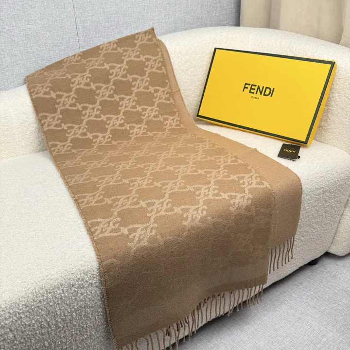 スーパーコピー フェンディ マフラー