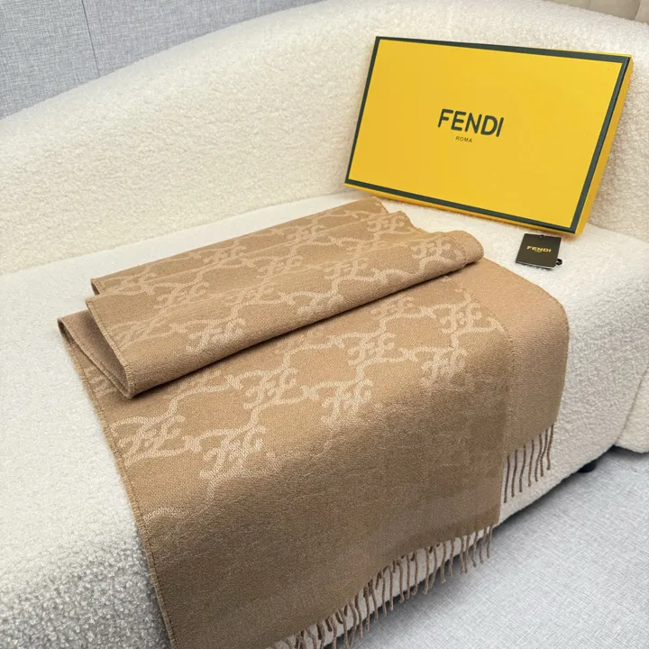 スーパーコピー フェンディ マフラー