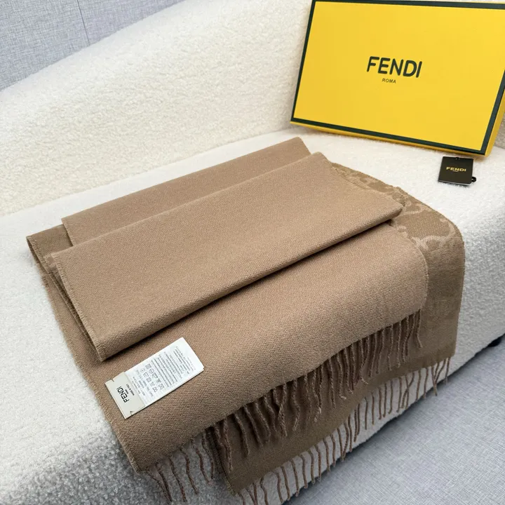 スーパーコピー フェンディ マフラー