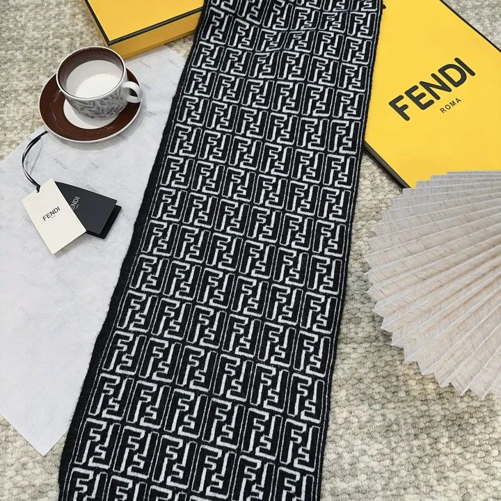 スーパーコピー フェンディ マフラー