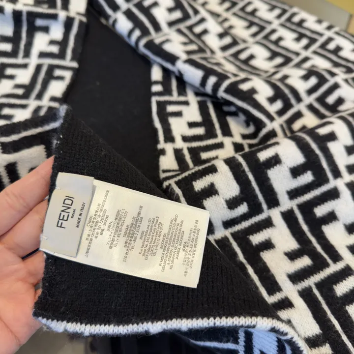 スーパーコピー フェンディ マフラー