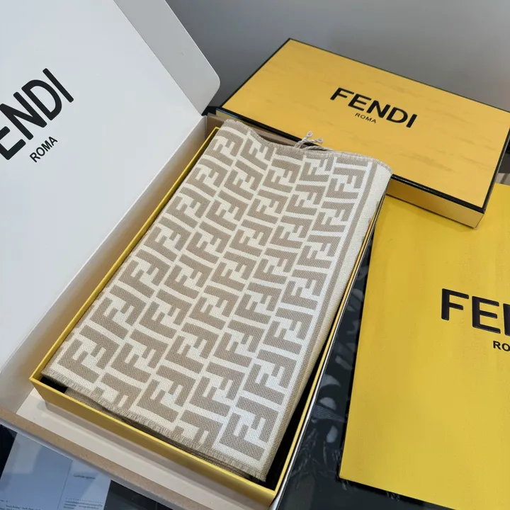 スーパーコピー フェンディ マフラー