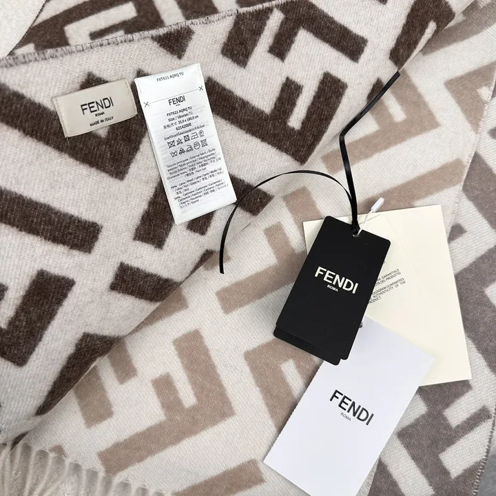 スーパーコピー フェンディ マフラー