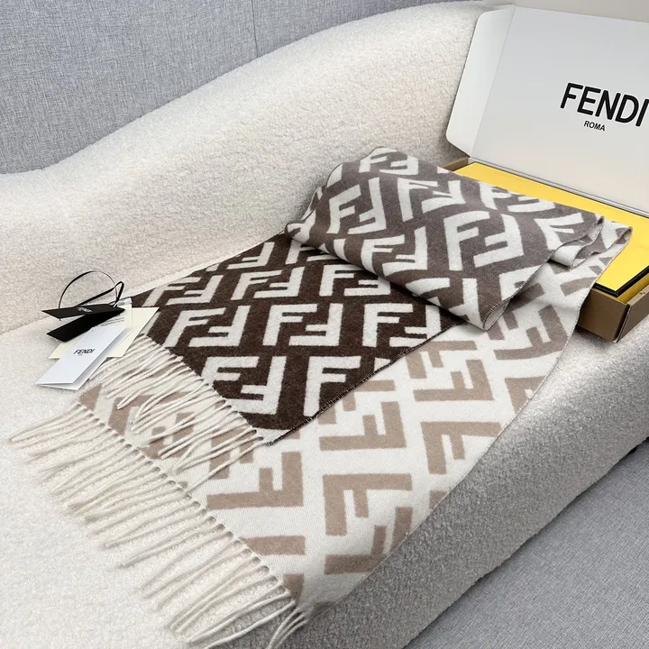 スーパーコピー フェンディ マフラー