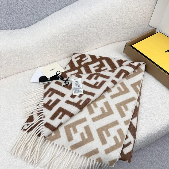 スーパーコピー フェンディ マフラー