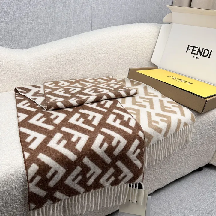 スーパーコピー フェンディ マフラー