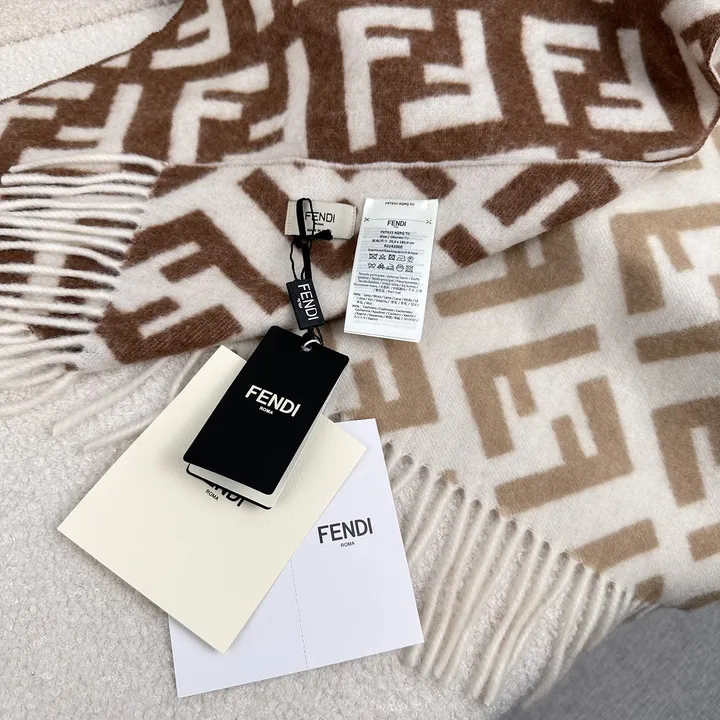 スーパーコピー フェンディ マフラー