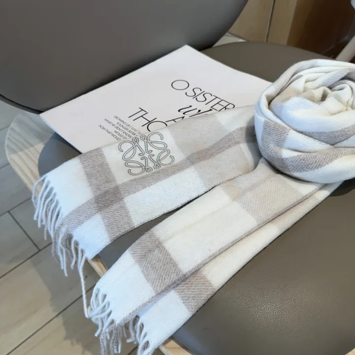 スーパーコピー ロエベ マフラー