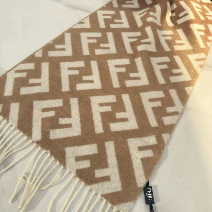 スーパーコピー フェンディ マフラー