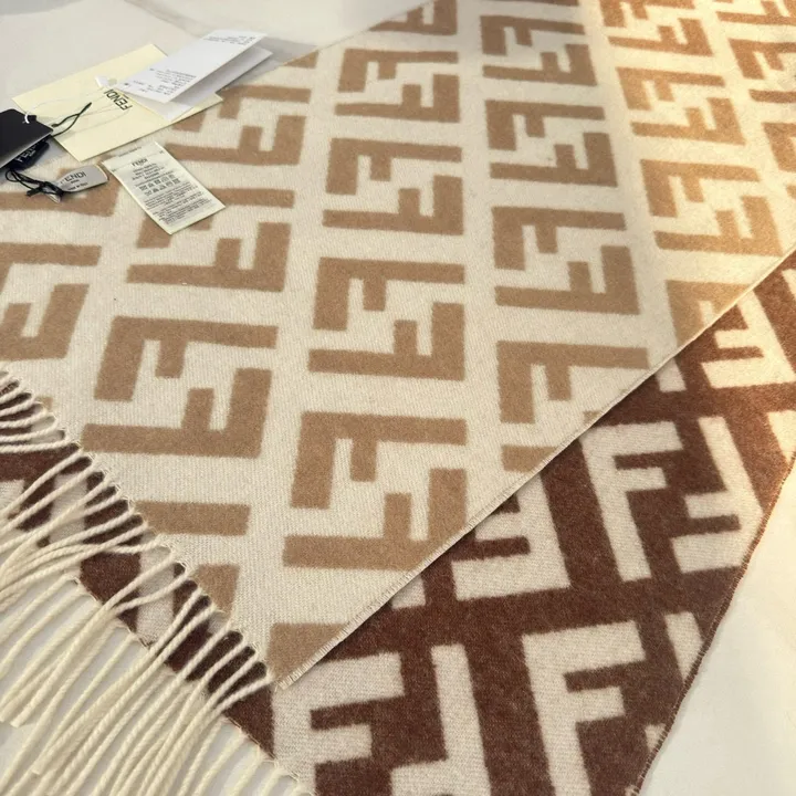 スーパーコピー フェンディ マフラー