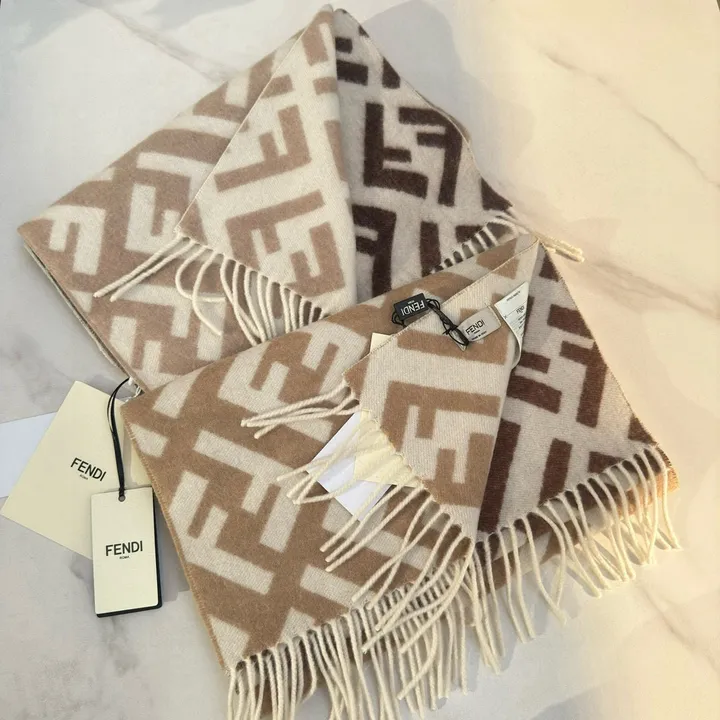 スーパーコピー フェンディ マフラー