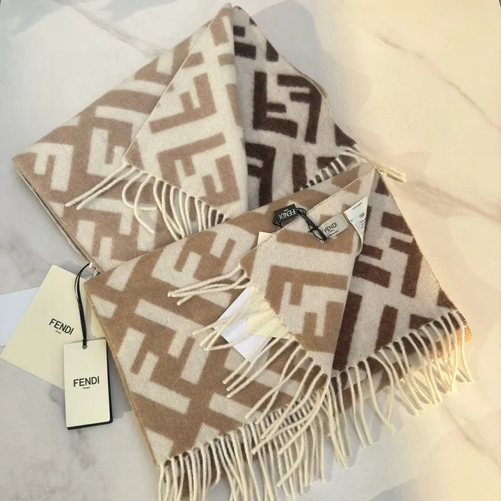 スーパーコピー フェンディ マフラー