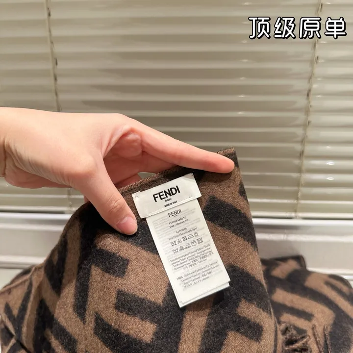 スーパーコピー フェンディ マフラー