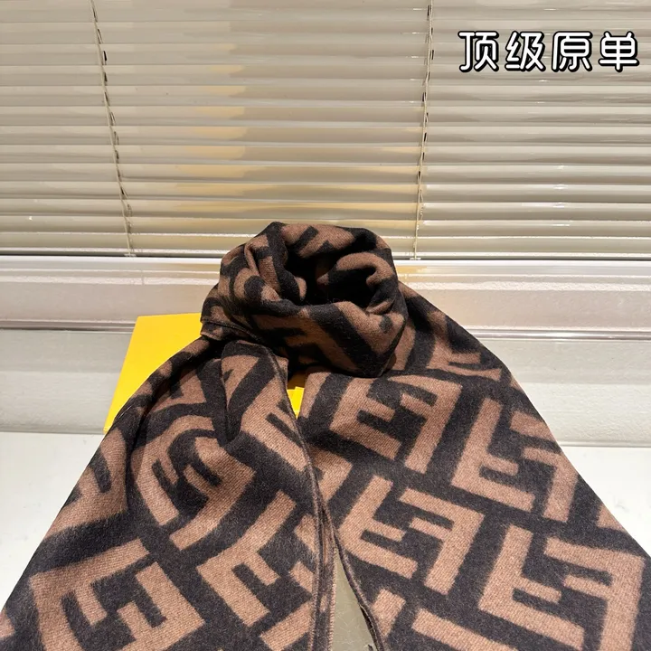 スーパーコピー フェンディ マフラー