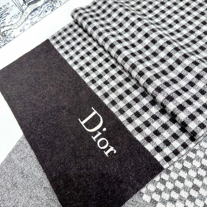 スーパーコピー ディオール マフラー