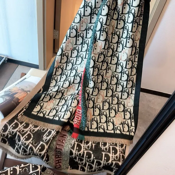 スーパーコピー ディオール マフラー